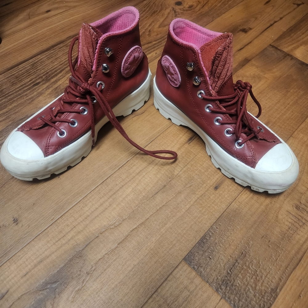 CONVERSE hightop lugged womens size 7 red/pink shoes